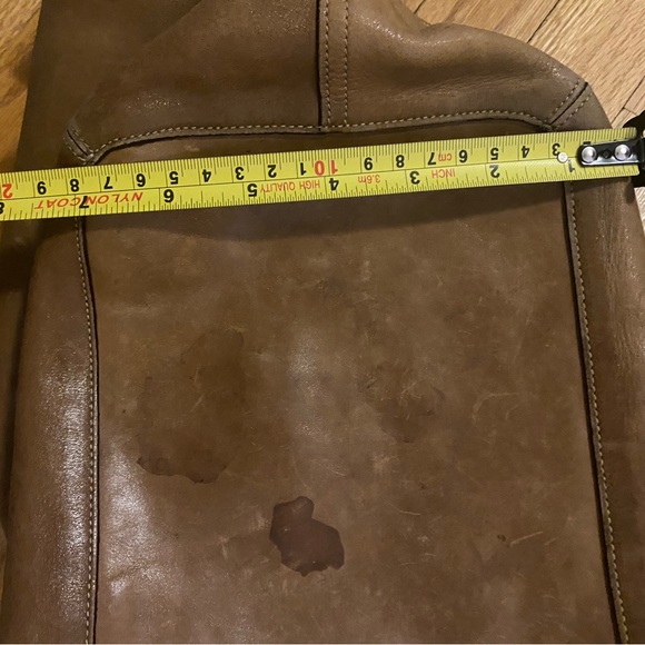 COACH Soft LEATHER CARRIE TOTE HANDBAG, BROWN, USED. - Picture 12 of 13